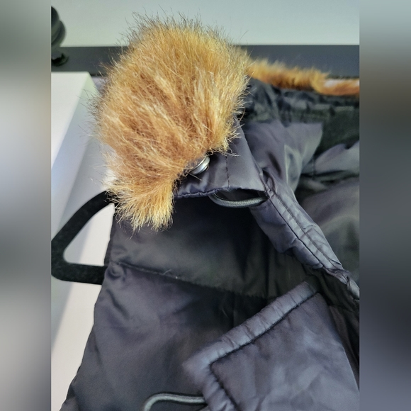 Gap cropped vest with detachable fur - Picture 2 of 4